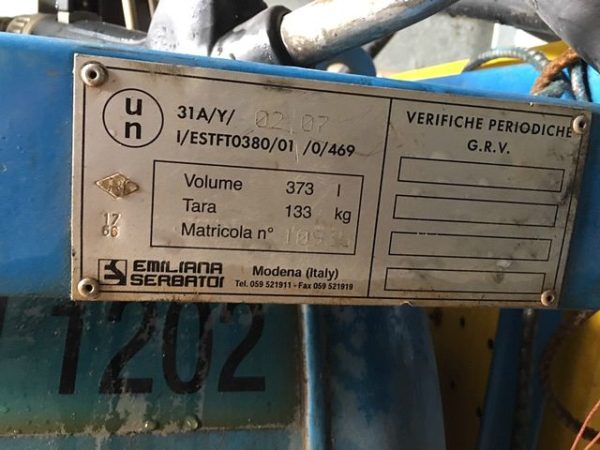 Cisterna_da_gasolio_con_erogatore_e_conta_litri_1_attrezzatura_officina_meccanica