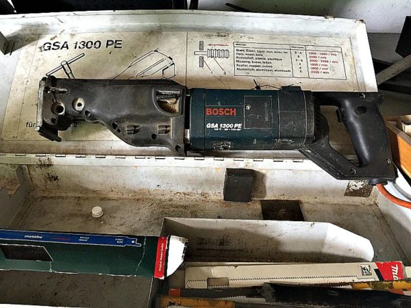 Sega_elettrica_x_ferro_e_legno_bosch_attrezzatura_officina_meccanica