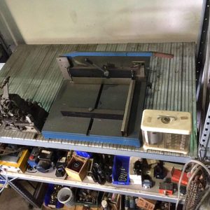 Taglierina_da_carta_usata_attrezzatura_officina_meccanica
