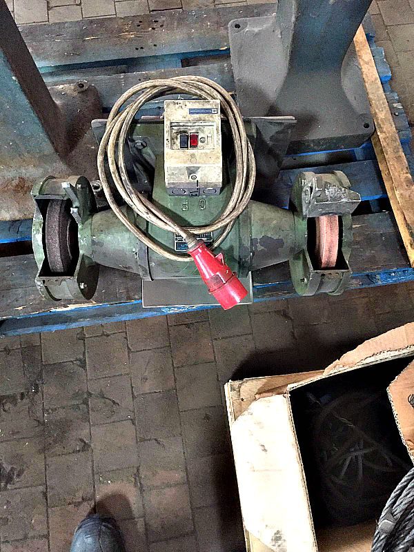 mola_doppia_con_piedistallo_attrezzatura_officina_meccanica