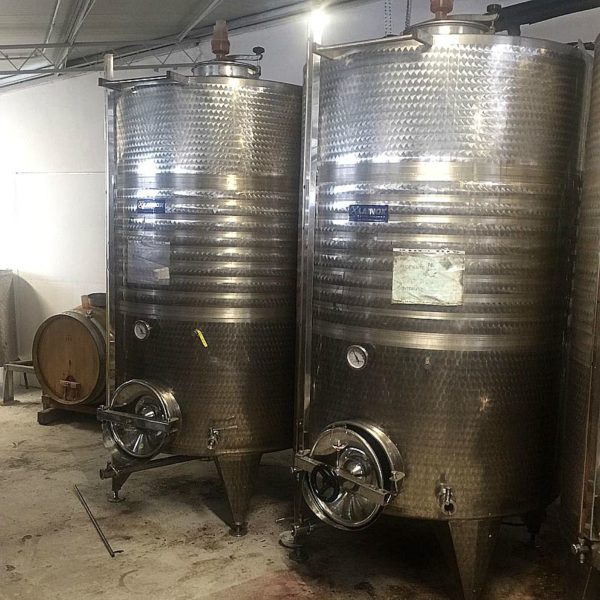 Cisterne_da_vino_acciaio_inox_Lainox_attrezzatura_officina_meccanica