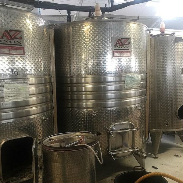 Cisterne_da_vino_acciaio_inox_Lainox_attrezzatura_officina_meccanica