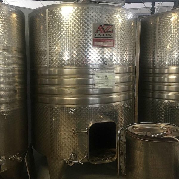 Cisterne_da_vino_acciaio_inox_Lainox_attrezzatura_officina_meccanica