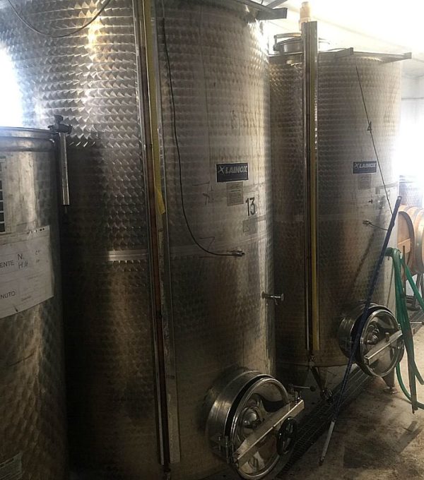 Cisterne_da_vino_acciaio_inox_Lainox_attrezzatura_officina_meccanica