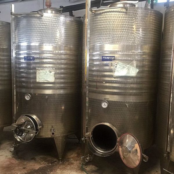 Cisterne_da_vino_acciaio_inox_Lainox_attrezzatura_officina_meccanica
