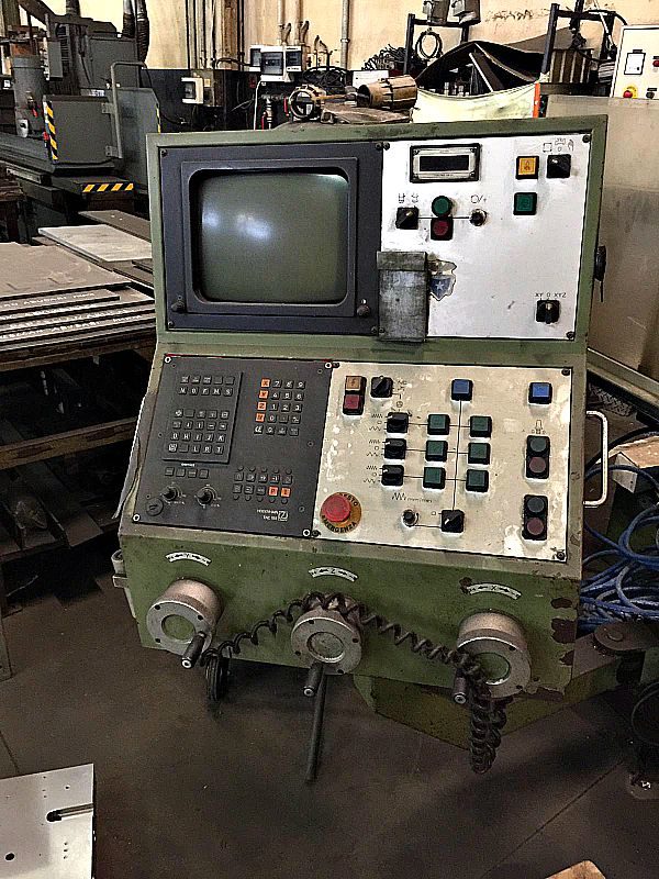 Fresatrice_parpas_a_controllo_attrezzatura_officina-meccanica