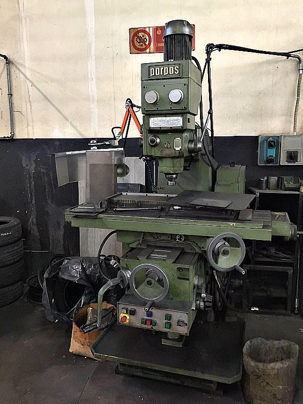 Fresatrice_testa_veloce_parpas_mod_Fva_con_piano_magnetico_attrezzatura_officina_meccanica