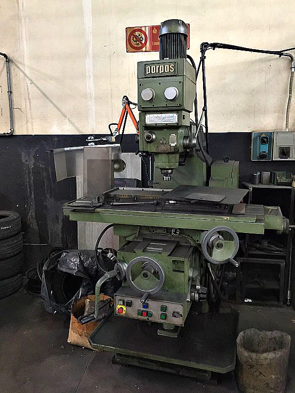 Fresatrice_testa_veloce_parpas_mod_Fva_con_piano_magnetico_attrezzatura_officina_meccanica