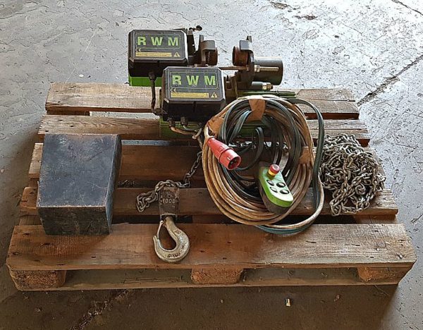 Paranco_elettrico_a_catena_RWM_modello_W 1000_anno_2004_portata_1.000 Kg_attrezzatura_officina_meccanica