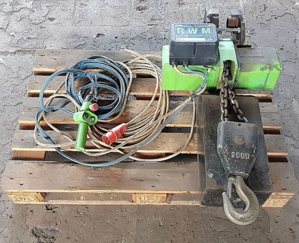 Paranco_elettrico_a_catena_marca_RWM_modello_W 2000_anno 2001_portata_2000 Kg_1_attrezzatura_officina_meccanica