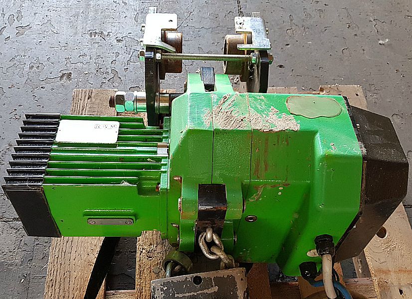 Paranco_elettrico_a_catena_marca_RWM_modello_WR 3000__portata_3000 Kg_attrezzatura_officina_meccanica