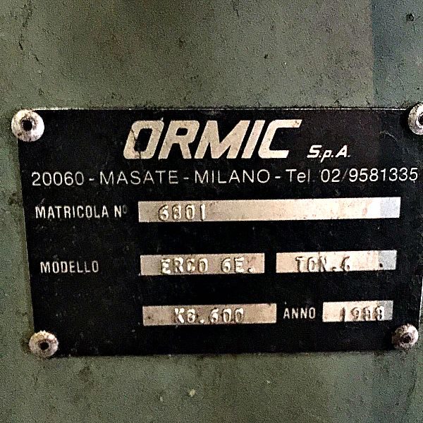 Pressa_per_fare_balle_di_cartone_o_plastica_attrezzatura_officina_meccanica