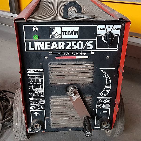 Saldatrice_TELWIN_modello_LINEAR 250 S_attrezzatura_officina_meccanica_6