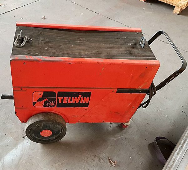 Saldatrice_TELWIN_modello_LINEAR 250 S_attrezzatura_officina_meccanica_6