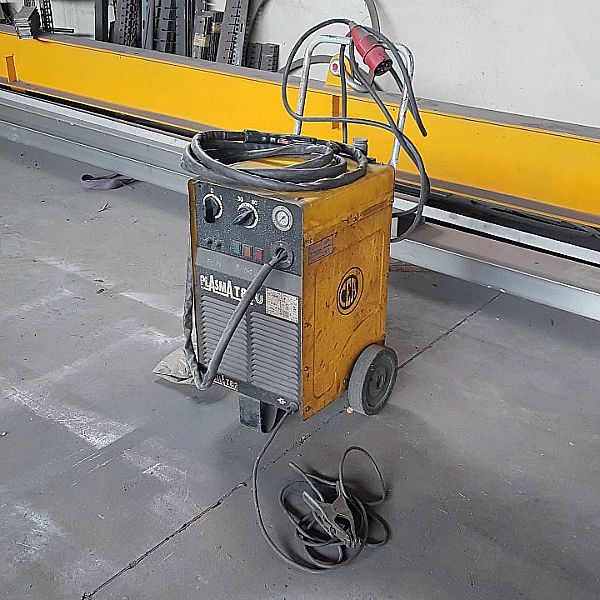 Taglio_plasma_CEA_modello_PLASMA T82_attrezzatura_officina_meccanica