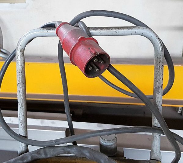 Taglio_plasma_CEA_modello_PLASMA T82_attrezzatura_officina_meccanica