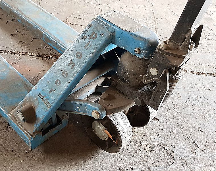 Transpallet_manuale_TRACTEL_PIONEER_portata_2000 Kg_attrezzatura_officina_meccanica