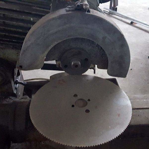 Troncatrice_pedrazzoli_attrezzatura_officina_meccanica