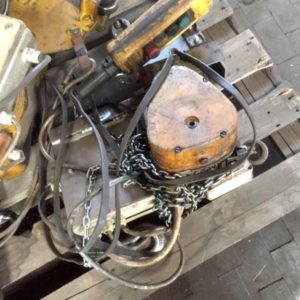 paranco_a_catena_eletrici_da_bandiera_attrezzatura_officina_meccanica