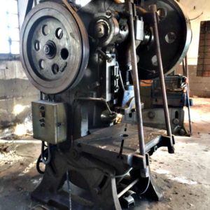 pressa_a_collo_di_cigno_80_tonnellate_particolare_attrezzatura_officina_meccanica