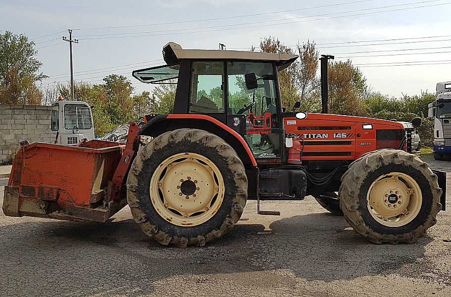 Trattore_marca_SAME_modello_TITAN_145 VDT_attrezzatura_officina_meccanica