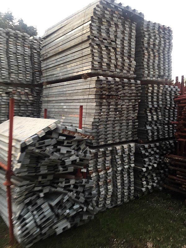 Ponteggio_dalmine_completo_attrezzatura_officina_meccanica