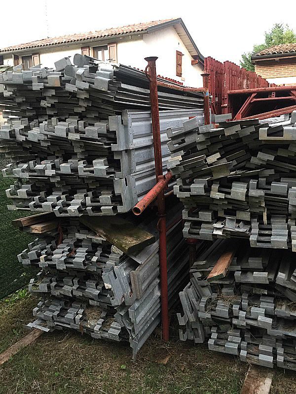 Ponteggio_dalmine_completo_attrezzatura_officina_meccanica