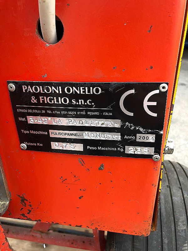 Pulisci_Pannelli_Paoletta_con_banchetto_di_carico