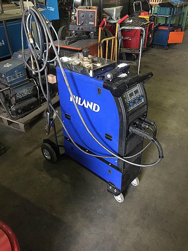 Saldatrice_a_filo_RILAND_MIG_300_GN_attrezzatura_officina_meccanica