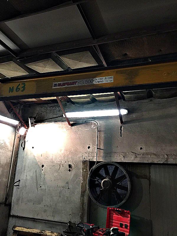 Paranco_elettrico_a_bandiera_500_kg_attrezzatura_officina_meccanica