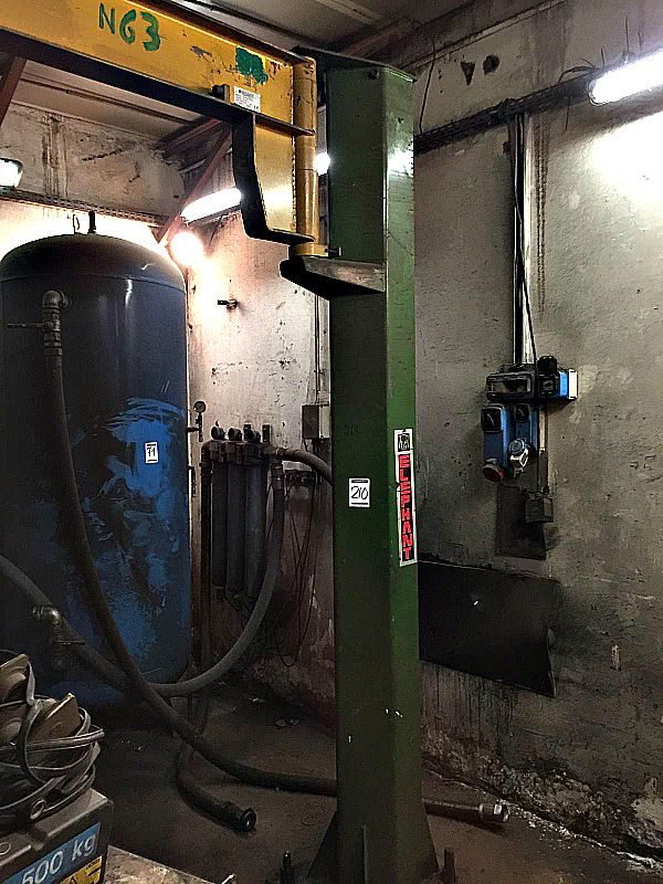 Paranco_elettrico_a_bandiera_500_kg_attrezzatura_officina_meccanica
