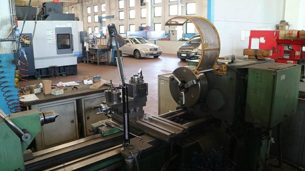 Tornio_aris_attrezzatura_officina_meccanica