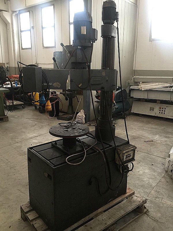 Trapano_radiale_ambros_1_attrezzatura_officina_meccanica