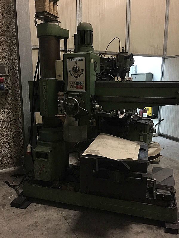 Trapano_radiale_Lodiflex_1200_x_45_con _rapidi_attrezzatura_officina_meccanica