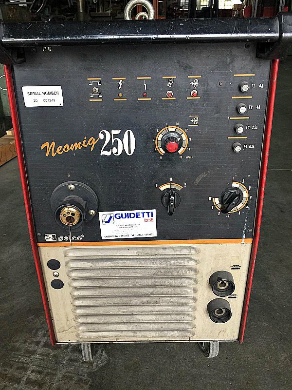 saldatrice_selco_neomig_250_attrezzatura_officina_meccanica