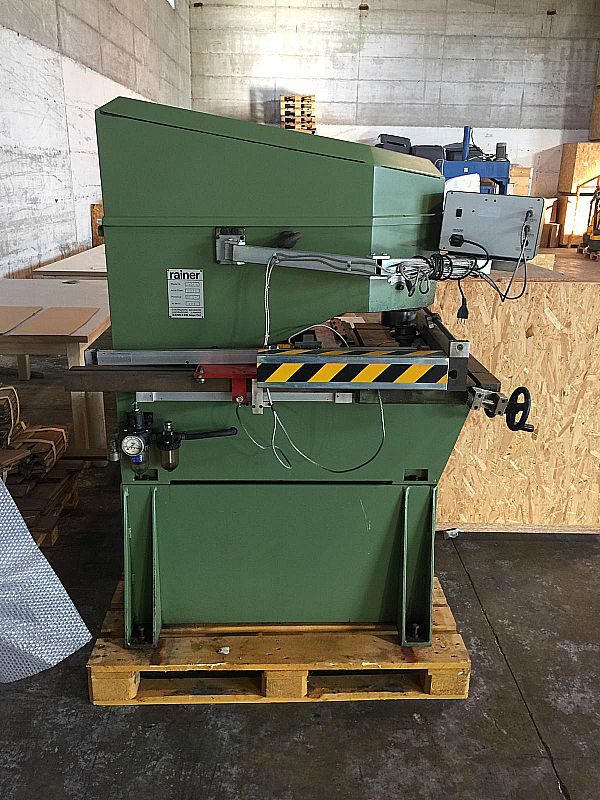 Rainer_punzonatrice_mono_punzone_controllata_attrezzatura_officina_meccanica