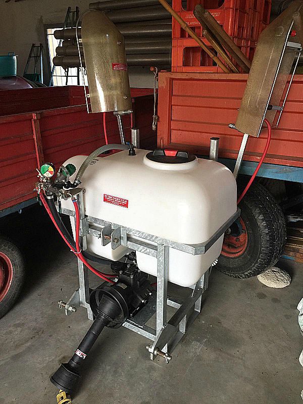Botte_da_200_litri_per_diserbo_con_cardano_attrezzatura_officina_meccanica
