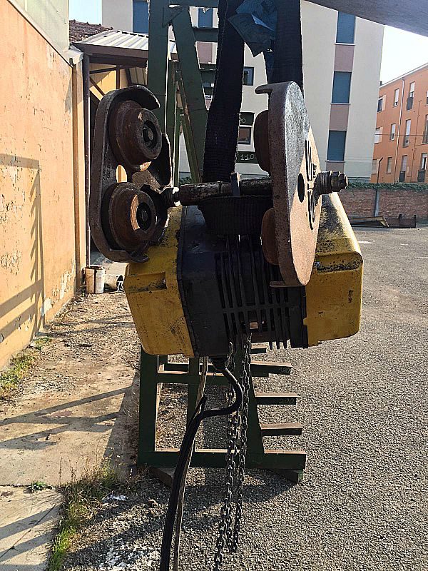 Paranco_a_catena_elettrico_CIS_kg_200_attrezzatura_officina_meccanica