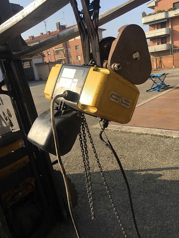 Paranco_a_catena_elettrico_CIS_kg_200_attrezzatura_officina_meccanica