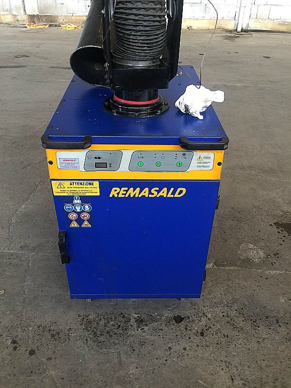 Aspiratore_fumi_per_saldatura_remasald_attrezzatura_officina_meccanica