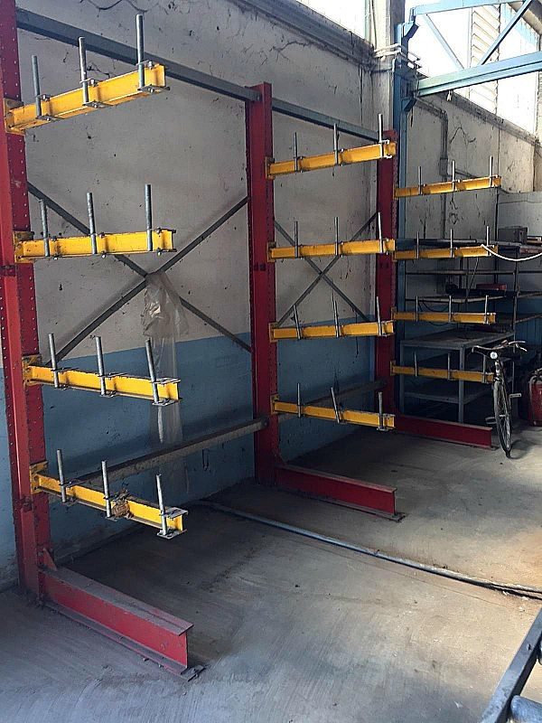 Cantilever_3000_cm_altezza_4_livelli_attrezzatura_officina_meccanica