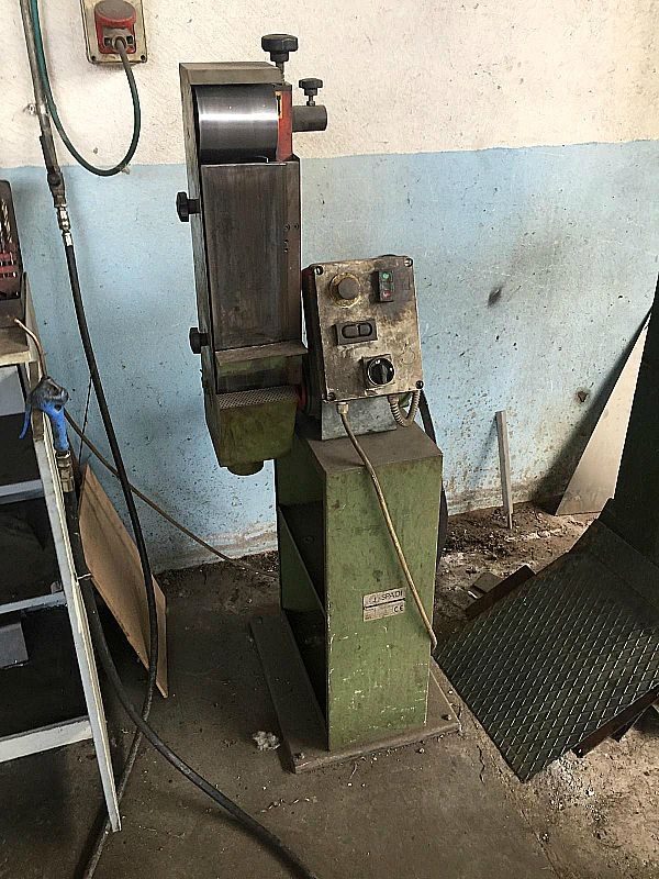 Mola_a_nastro_marca_Spadi_con_nastro_di_130_mm_attrezzatura_officina_meccanica