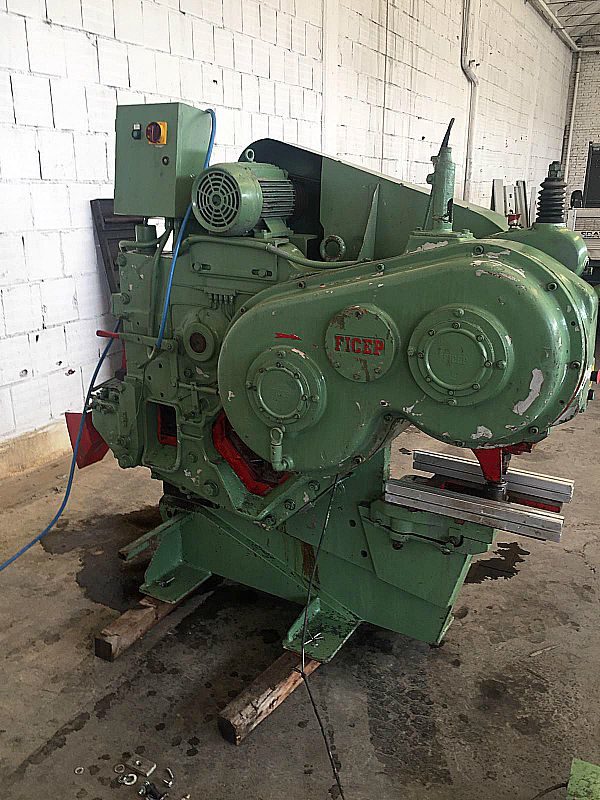 Punzonatrice_Ficep_combinata_attrezzatura_officina_meccanica