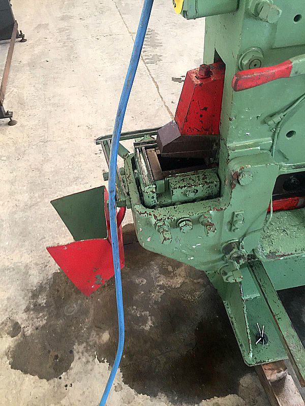 Punzonatrice_Ficep_combinata_attrezzatura_officina_meccanica