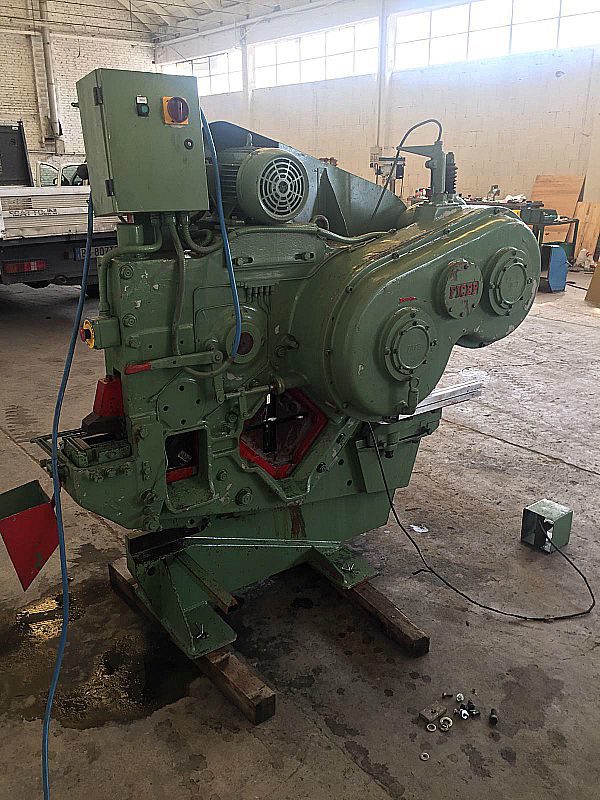 Punzonatrice_Ficep_combinata_attrezzatura_officina_meccanica