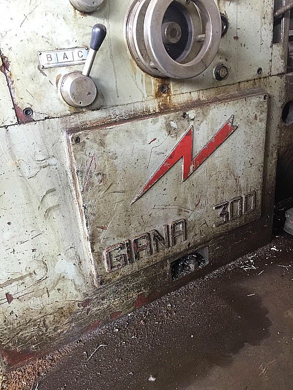 Tornio_Giana_300x2000_usato_attrezzatura_officina_meccanica