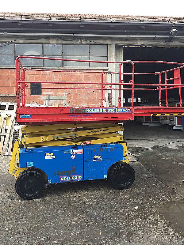 Piattaforma_aerea_elettrica_Iteco_10_metri_attrezzatura_officina_meccanica