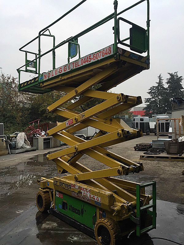 Piattaforma_elettrica_a_forbice_Iteco_8_metri_Attrezzatura_officina_meccanica