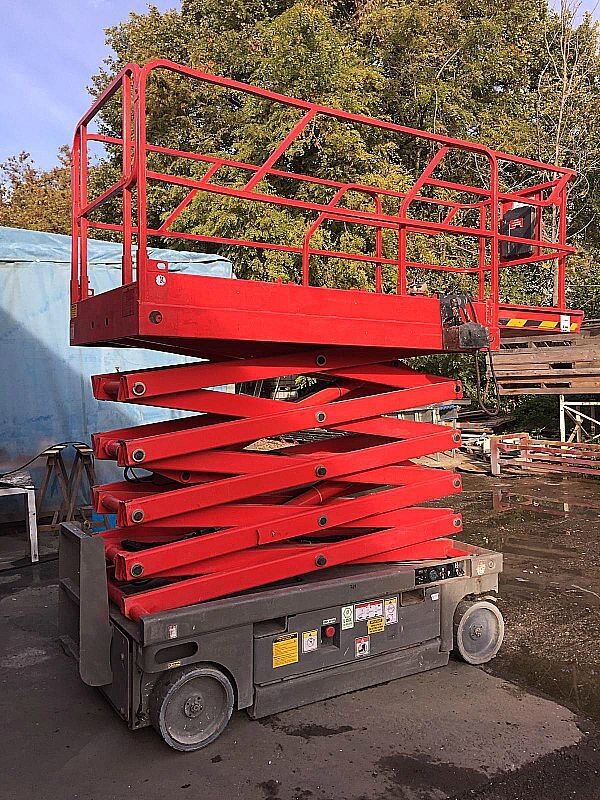 Piattaforma_elevatrice_elettrica_HAULOTTE_COMPACT_12_attrezzatura_officina_meccanica