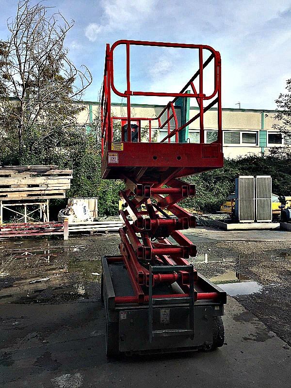 Piattaforma_elevatrice_elettrica_HAULOTTE_COMPACT_12_attrezzatura_officina_meccanica